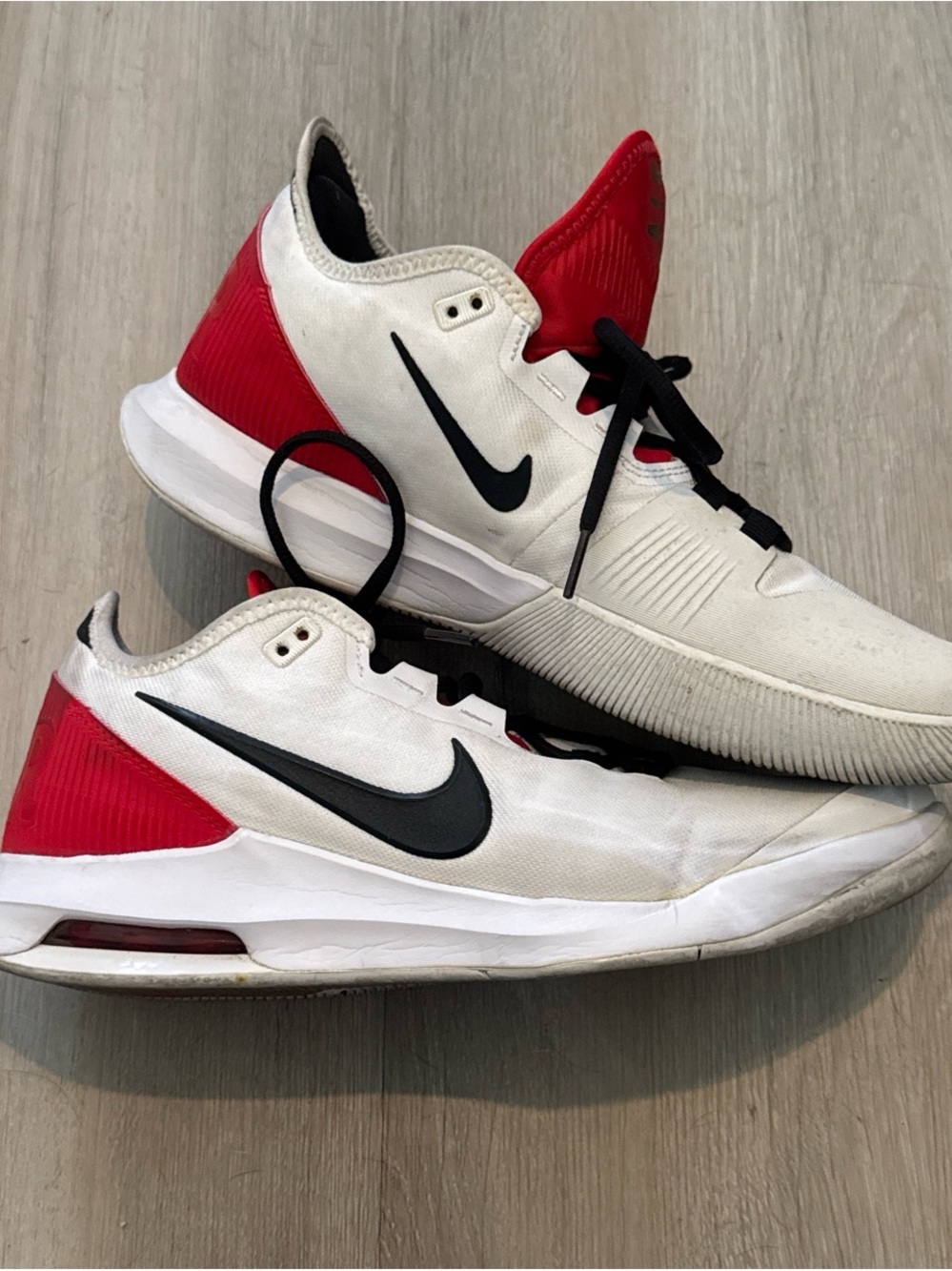 Nike Men’s White, Red & Black Low-Top Athletic Sneakers
